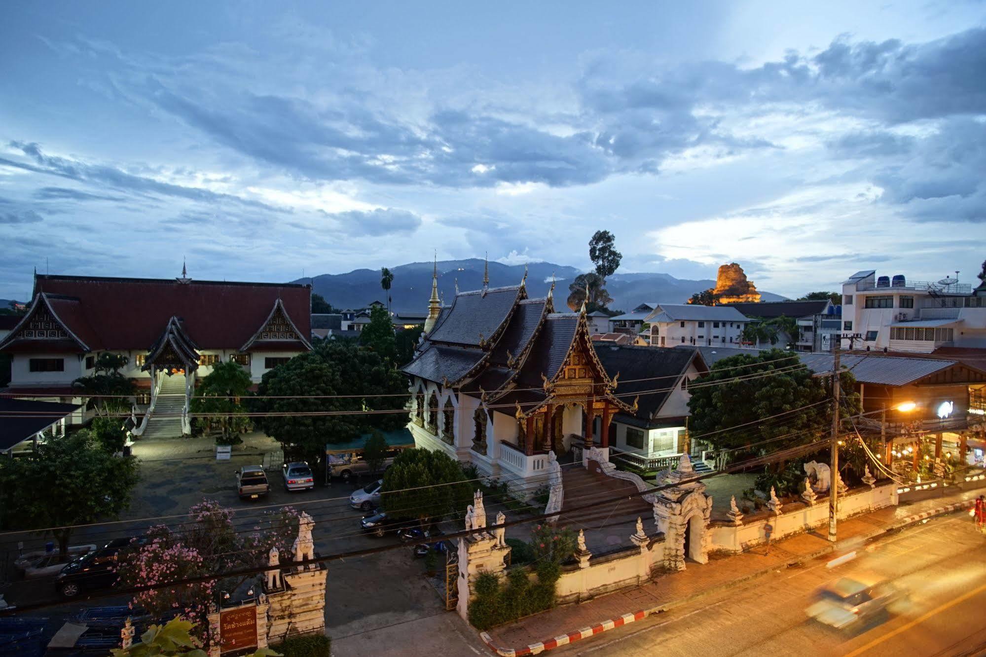 Makkachiva Hotel Chiang Mai Exterior photo